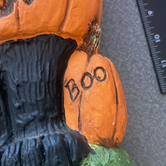 Black Cat in Pumpkin Costume Statue - Picture 4 of 7